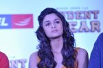 Alia Bhatt at Student of the year tie up with Aircel in Taj Hotel, Mumbai on 26th Sept 2012 (67).JPG